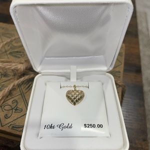 NWT 10k Gold Heart Pendant Necklace